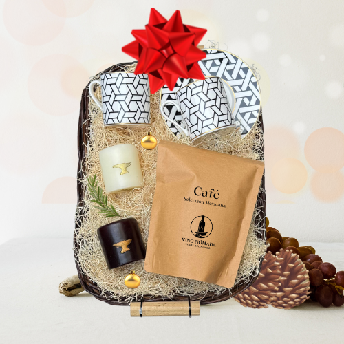 Porcelana fina con café gourmet y velas decorativas Casa Armida